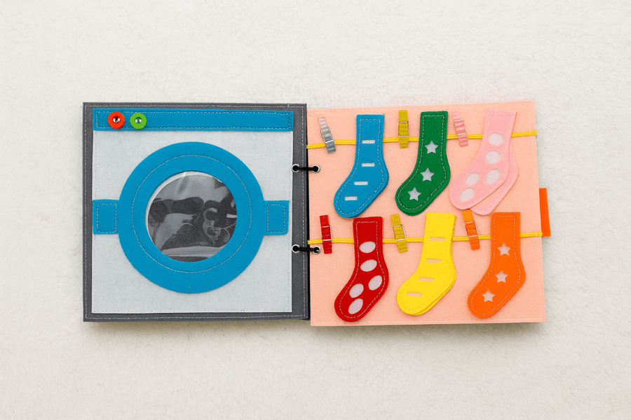 Busy Bear - My First Busy Book - Wondertivity