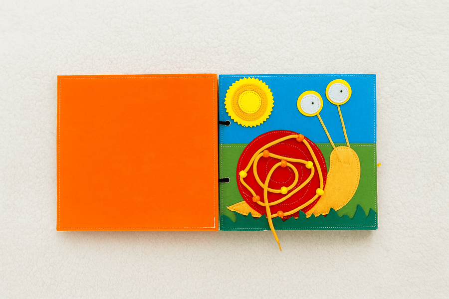 Busy Bear - My First Busy Book - Wondertivity